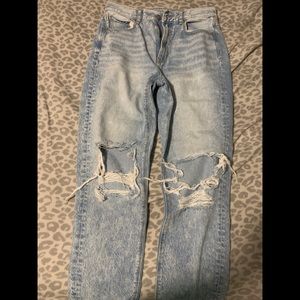 American Eagle Mom jeans size 6